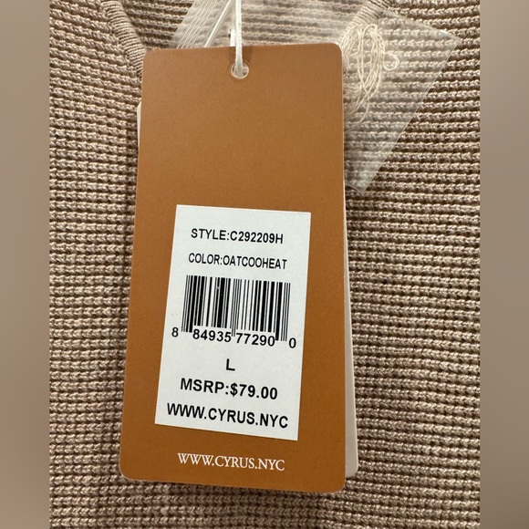 CYRUS NYC Oat Colored Knit V-Neck Top NWT - Picture 2 of 4
